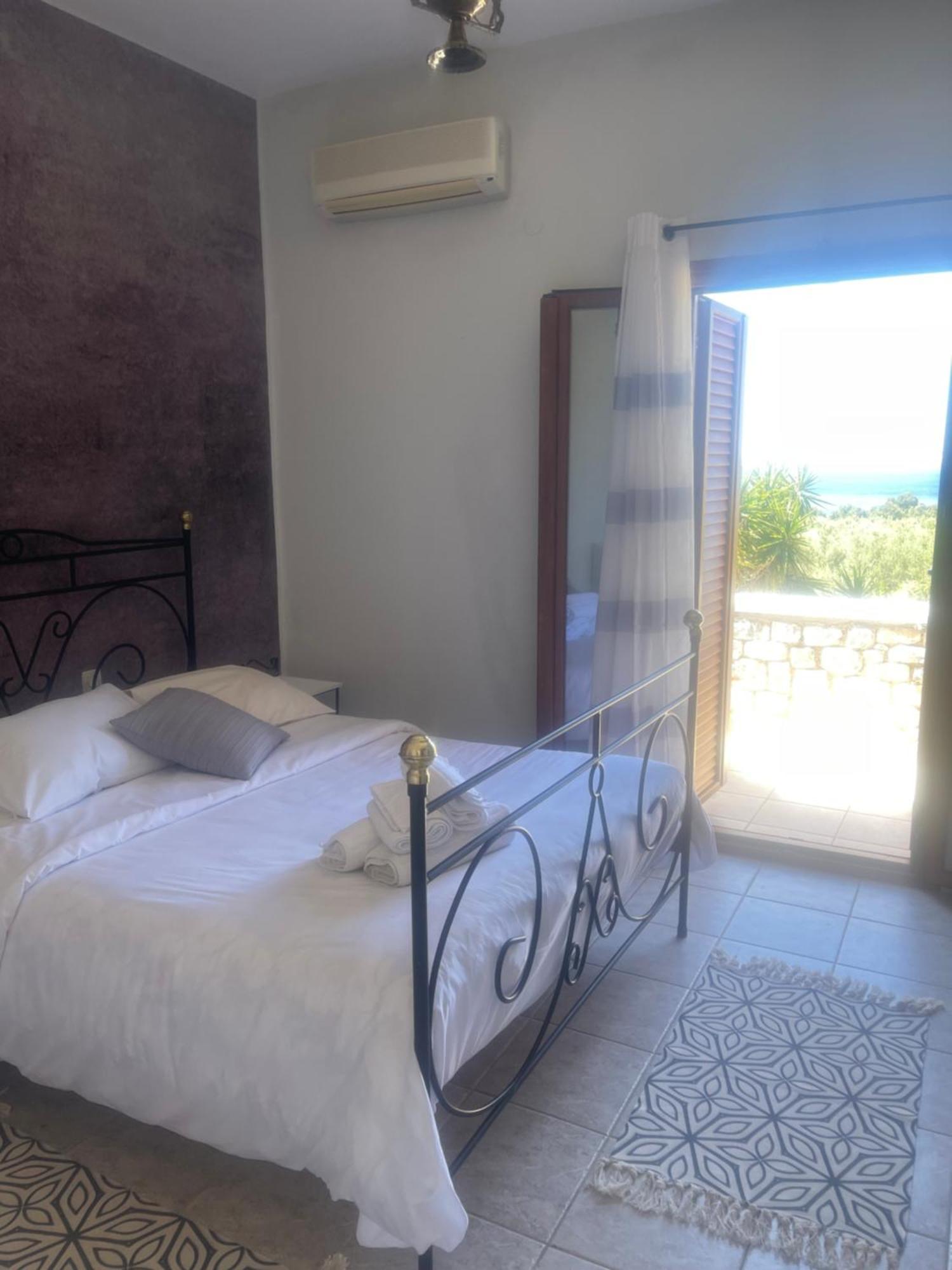 Lithos By The Sea Bed & Breakfast Néon Oítilon Dış mekan fotoğraf