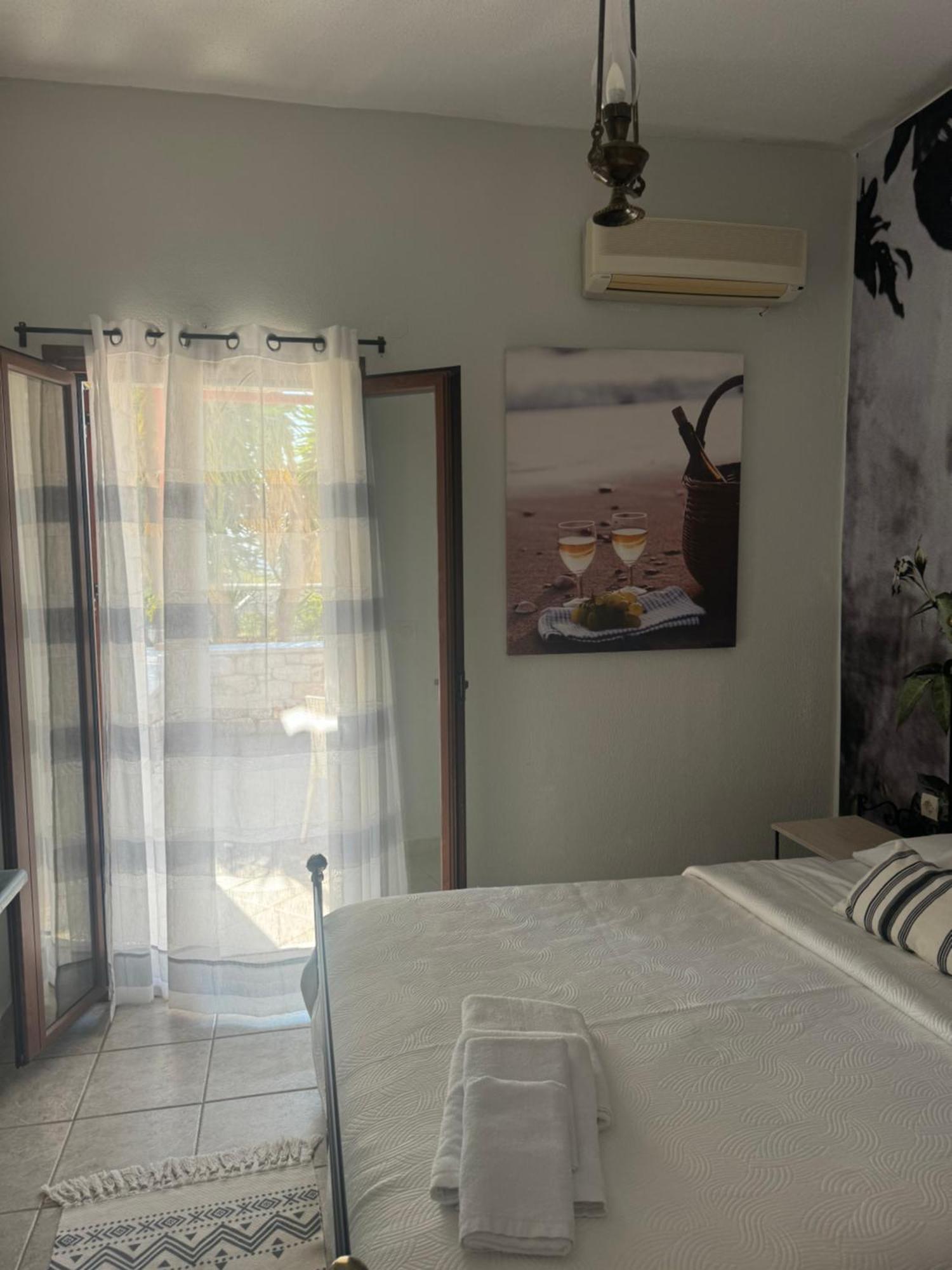 Lithos By The Sea Bed & Breakfast Néon Oítilon Dış mekan fotoğraf